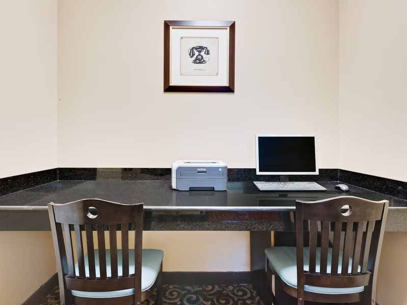 Single Bedroom With Amenities